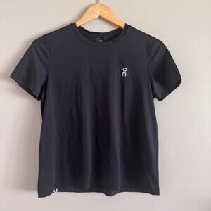 On Cloud Women's Core-T Performance T Shirt Size Small Black Running Workout Top